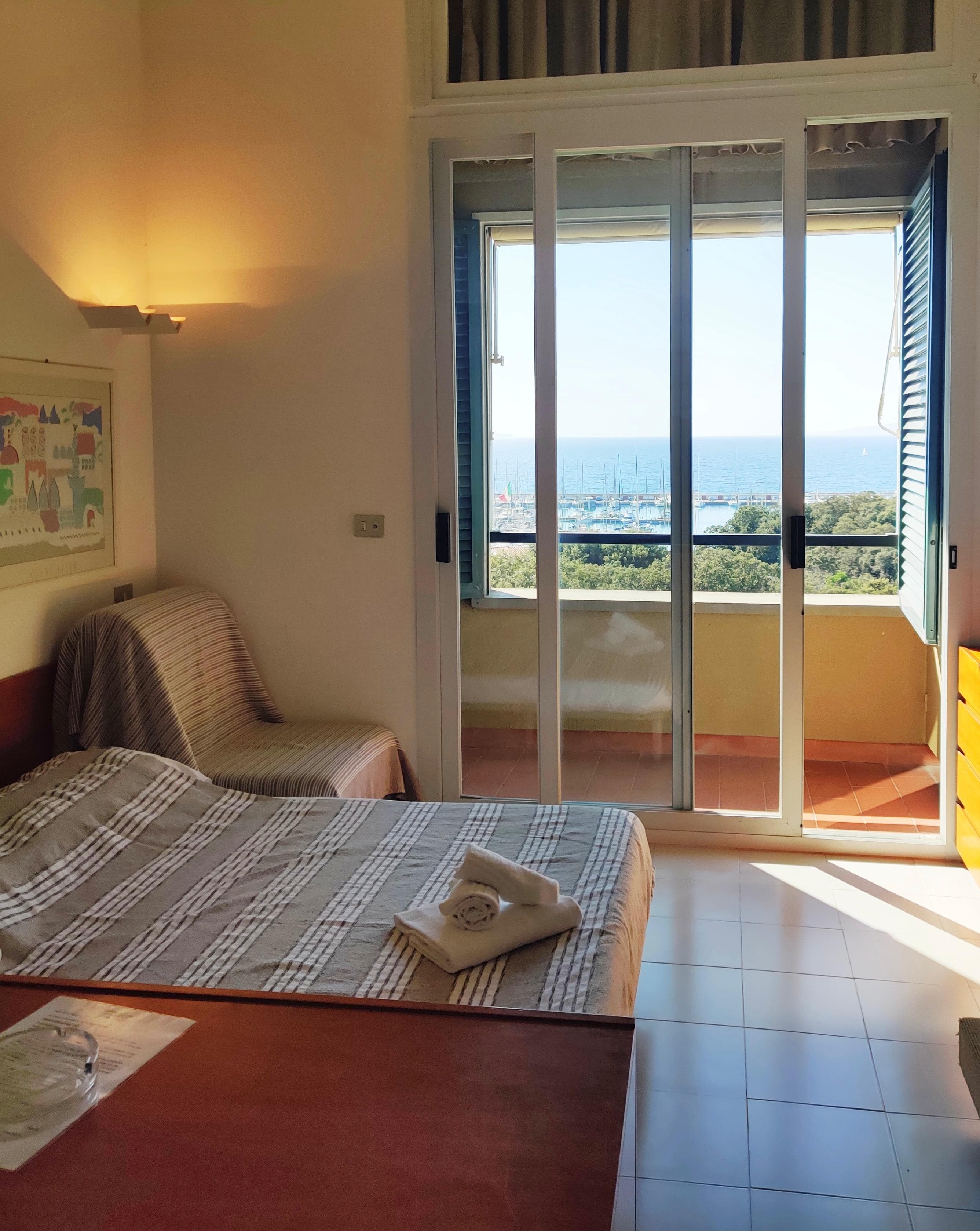 Casa vacanze bungalow Riotorto immerso in natura con spazi aperti