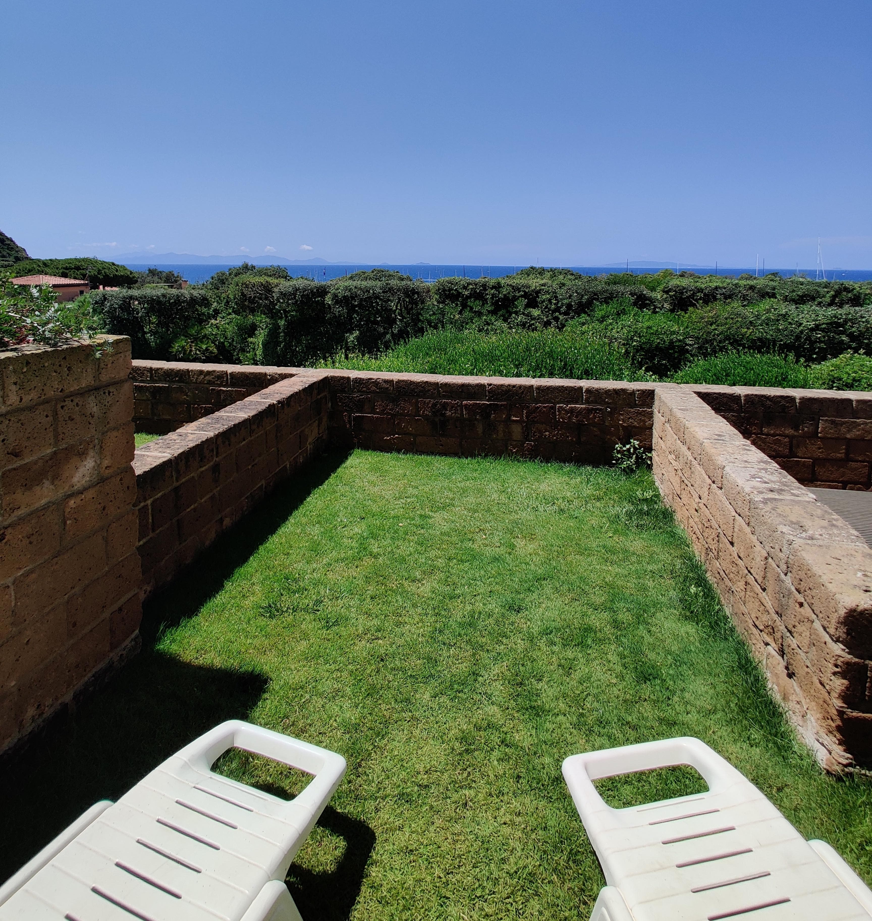 Casa vacanze bungalow Riotorto immerso in natura con spazi aperti